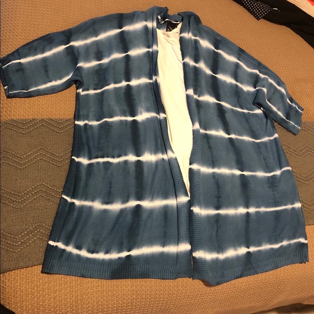 Open-front Dolman Sleeve Cardigan in Tye-dye Blue
